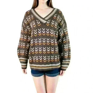 Listicle Knitted V-neck long sleeve Sweater